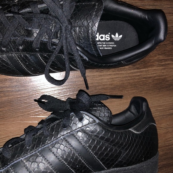 ADIDAS SHELL TOE REPTILE SKIN PRINT - Picture 2 of 4